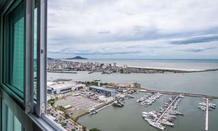 Cobertura Duplex com vista para marina e toda orla da fazenda, mobiliada e equipada Venham conhecer.