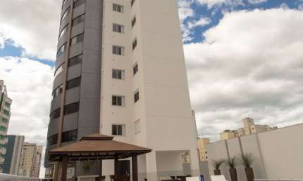OPORTUNIDADE... 4 suítes, 5 bwc, 3 vagas, pronto no centro de BC... venha conhecer...