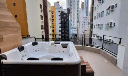 DUPLEX PRONTO... 3 dorm, 3 bwc, 2 vagas, mobiliado, com SPA no terraço.