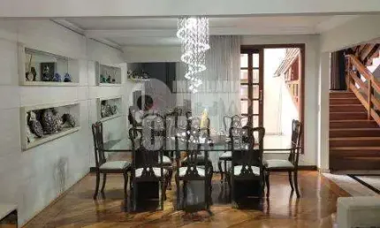 Vende-se Sobrado de Alto Padrão no Lago Parque em Londrina - PR