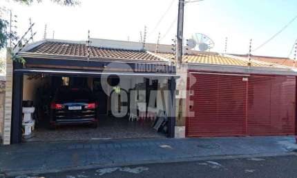 Vende-se Casa com 3 Dormitórios no Jardim Piza em Londrina - PR