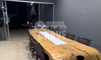 Casa de Alto Padrão Mobiliada à Venda no Ouro Verde - Londrina - PR