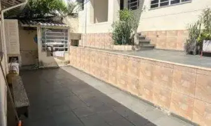 Imóvel para aluguel possui 220 metros quadrados com 2 quartos
