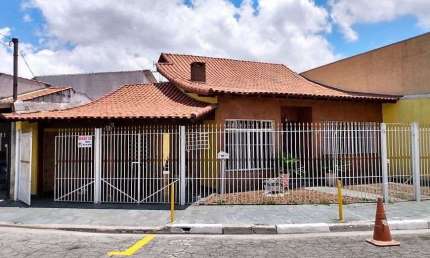 GRANDE OPORTUNIDADE para COMPRA, casa possui 125 m2 com 3 quartos