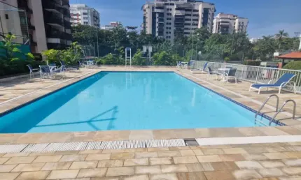 Alugo Barra da Tijuca - Edifício Laguna - 3 Quartos - 1 Suíte- Dependência - 100 ² de Área