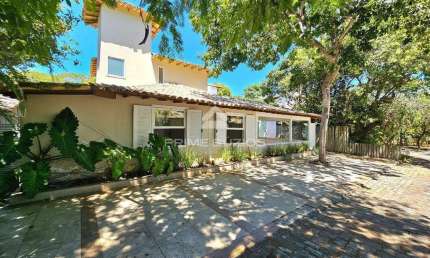 Casa à venda em condomínio com 4 quartos(3 suítes), piscina privativa em Maguinhos, Armação dos Buzios RJ
