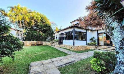 Casa independente à venda com 4 suítes, no centro de Armação dos Buzios, RJ
