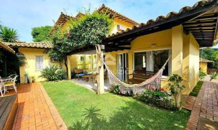 Casa em condomínio a venda, com 4 suítes, área privativa na Ferradura, Armação dos Buzios