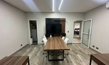 Atenção Investidores e Empresários - Sala Comercial no Centro de Itanhaém a 300m da Praia! Estrutura Completa com Escritura!
