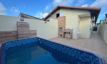 Compre Sua Casa com Suíte, Churrasqueira e Piscina por Apenas R$ 260 Mil! Financiamento Liberado!