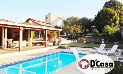 Excelente chácara a venda de 1762m² com piscina, rancho gourmet e galpão com mais de 250m² no bairro Baronesa, Taubaté-SP