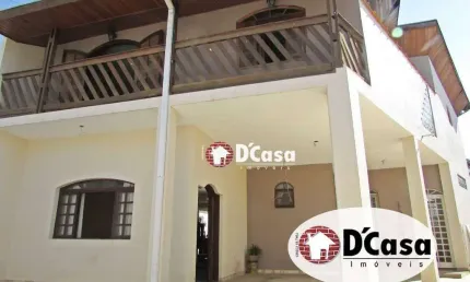 Excelente sobrado a venda com piscina e área gourmet no bairro Chácara Visconde em Taubaté-SP