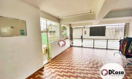 Casa à venda com 3 quartos e edícula, no bairro Jardim Rezende, Taubaté-SP
