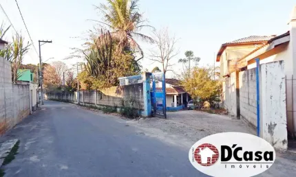 Chácara à venda com área de 5.036,30m² e casa ampla com piscina em Tremembé/SP