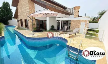 Belíssima casa à venda com 4 quartos, piscina raia e terreno com 837m², no Taubaté Village, Taubaté - SP.