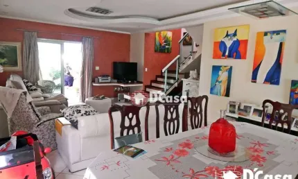 Sobrado à venda com 4 quartos, condomínio Taubaté Village, Taubaté-SP.