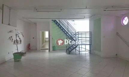 Sala comercial com 4 salas para alugar na Rua Juca Esteves, Centro, Taubaté