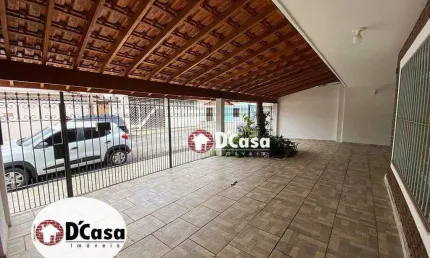 Casa térrea à venda de 3 quartos, com ponto comercial de 30m2, em terreno de 500m2, na região da Independência, Taubaté - SP.