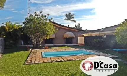 Casa térrea à venda com 4 quartos e piscina, condomínio Eldorado, Tremembé - SP.
