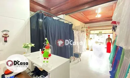 Casa à venda para fim comercial na Rua Duque de Caxias, Centro, Taubaté - SP.