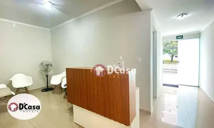 Casa à venda com 4 salas comerciais e recepção, nas proximidades do bairro Santa Clara, Taubaté - SP.