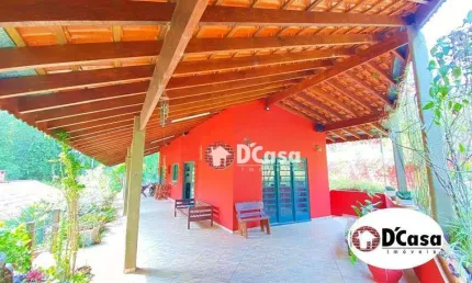 Chácara à venda de 15.260m2, com casa e rancho avarandados, 02 lados privativos, localizado no condomínio Chácaras Cataguá, Taubaté-SP.