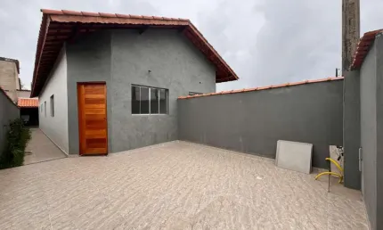 Casa para Venda em Itanhaém, Bopiranga, 2 dormitórios, 1 suíte, 1 banheiro, 2 vagas