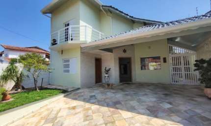 Casa para Venda em Peruíbe, Josedy, 3 dormitórios, 3 suítes, 2 banheiros, 3 vagas