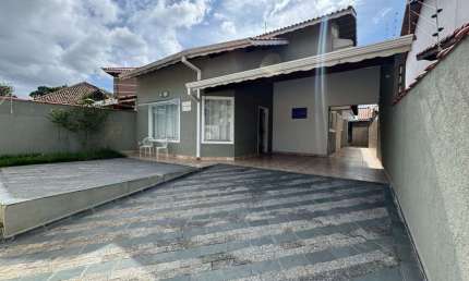 Casa para Venda em Peruíbe, Jardim Icaraíba, 4 dormitórios, 2 suítes, 1 banheiro, 4 vagas