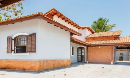 Casa para venda em itanhaém, bopiranga, 3 dormitórios, 1 suíte, 2 banheiros, 5 vagas