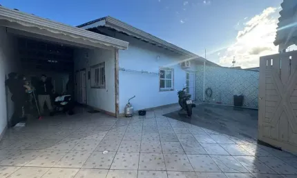 Casa para Venda em Peruíbe, Jardim Somar, 2 dormitórios, 1 banheiro, 4 vagas