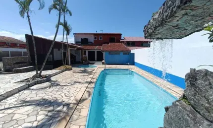 Casa para Venda em Itanhaém, Jardim Grandesp, 6 dormitórios, 1 suíte, 4 banheiros, 12 vagas