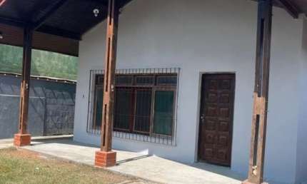 Casa para Venda em Itanhaém, Nova Itanhaém, 3 dormitórios, 2 banheiros, 2 vagas