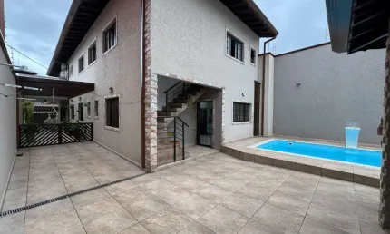 Casa Alto Padrão para Venda em Peruíbe, centro, 5 dormitórios, 4 suítes, 3 banheiros, 7 vagas