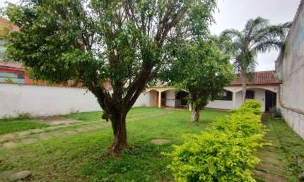Casa para Venda em Itanhaém, Bopiranga, 2 dormitórios, 1 banheiro, 8 vagas