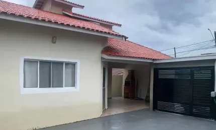 Casa para Venda em Itanhaém, Jardim Grandesp, 2 dormitórios, 1 suíte, 2 banheiros, 3 vagas