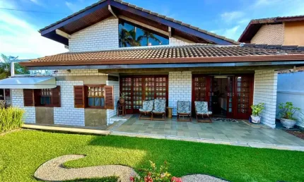 Casa alto padrão para venda em peruíbe, parque turistico, 5 dormitórios, 3 suítes, 3 banheiros, 3 vagas