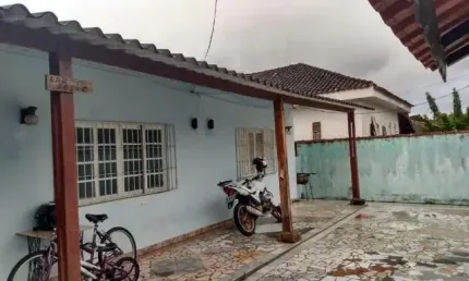 Casa na praia com 2 quartos em itanhaém por r$ 210.000,00