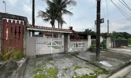 Casa na praia com 2 quartos em itanhaém por r$ 210.000,00