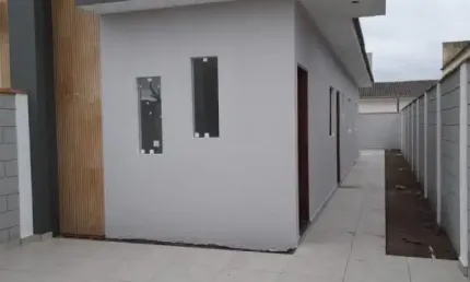 Casa na praia com 2 quartos em itanhaém por r$ 215.000,00