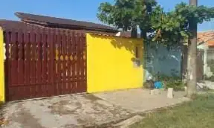 Casa na praia com 2 quartos em itanhaém por r$ 220.000,00