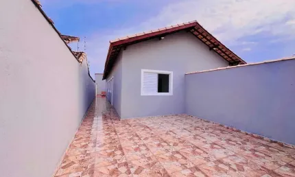 Casa para Venda em Itanhaém, Bopiranga, 2 dormitórios, 1 suíte, 1 banheiro, 2 vagas