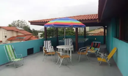 Casa à venda no centro de Peruíbe - R$ 1.050.000,00.