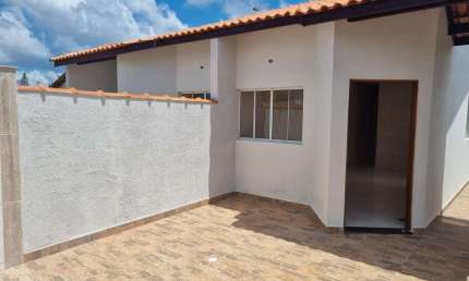 Casa para Venda em Itanhaém, Jardim Grandesp, 2 dormitórios, 1 suíte, 1 banheiro, 2 vagas