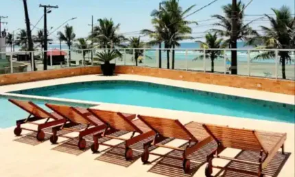 Apartamento frente mar com piscina e 2 quartos em mongaguá.