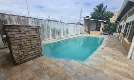 Casa à venda no centro de Peruíbe - R$ 1.280.000,00.