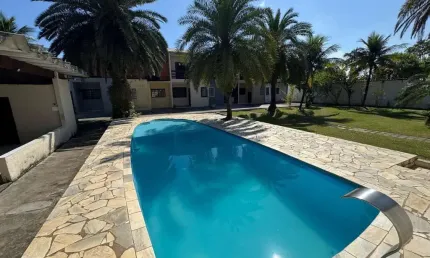 Casa em condominio com piscina, 2 quartos e área gourmet em Itanhaém.