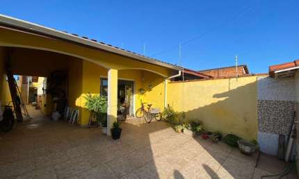 Casa para Venda em Itanhaém, Jardim Grandesp, 3 dormitórios, 2 suítes, 1 banheiro, 3 vagas