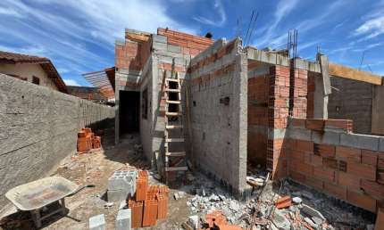Casa para Venda em Itanhaém, Jardim Grandesp, 2 dormitórios, 1 suíte, 1 banheiro, 2 vagas