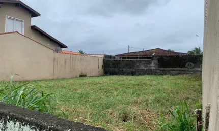 Terreno à 100m do mar com liberação ambiental em Itanhaém.